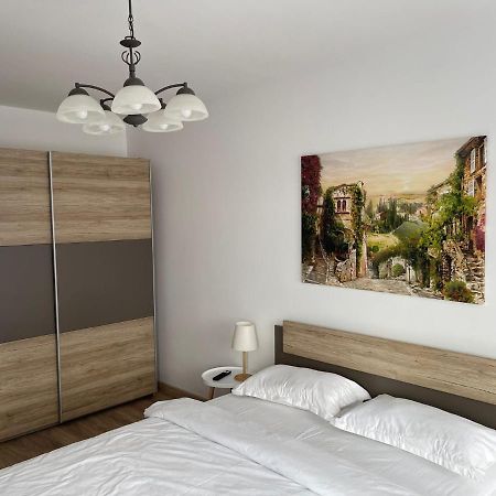 Angels Apartment 2 Oradea Ngoại thất bức ảnh
