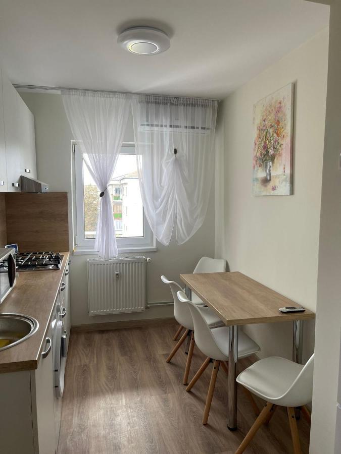 Angels Apartment 2 Oradea Ngoại thất bức ảnh