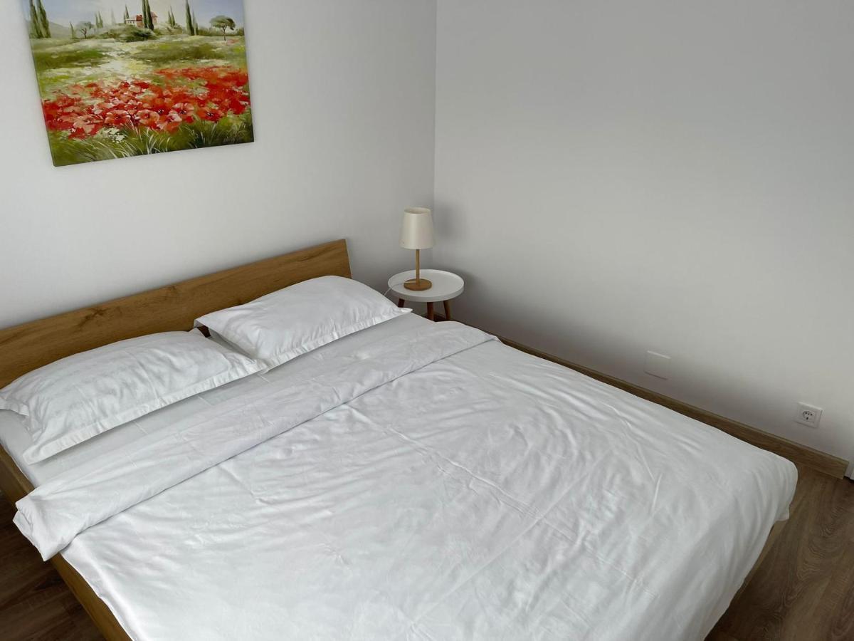 Angels Apartment 2 Oradea Ngoại thất bức ảnh