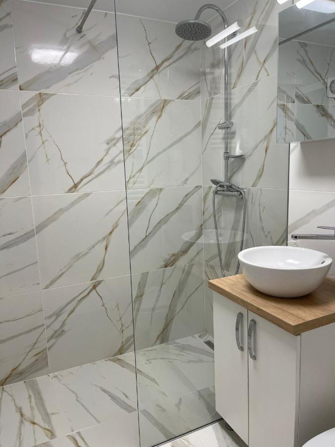 Angels Apartment 2 Oradea Ngoại thất bức ảnh